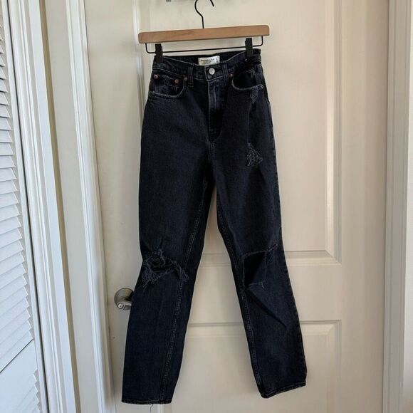 Abercrombie Curve Love Ultra High Rise 90s Straight Jean - Picture 5 of 9